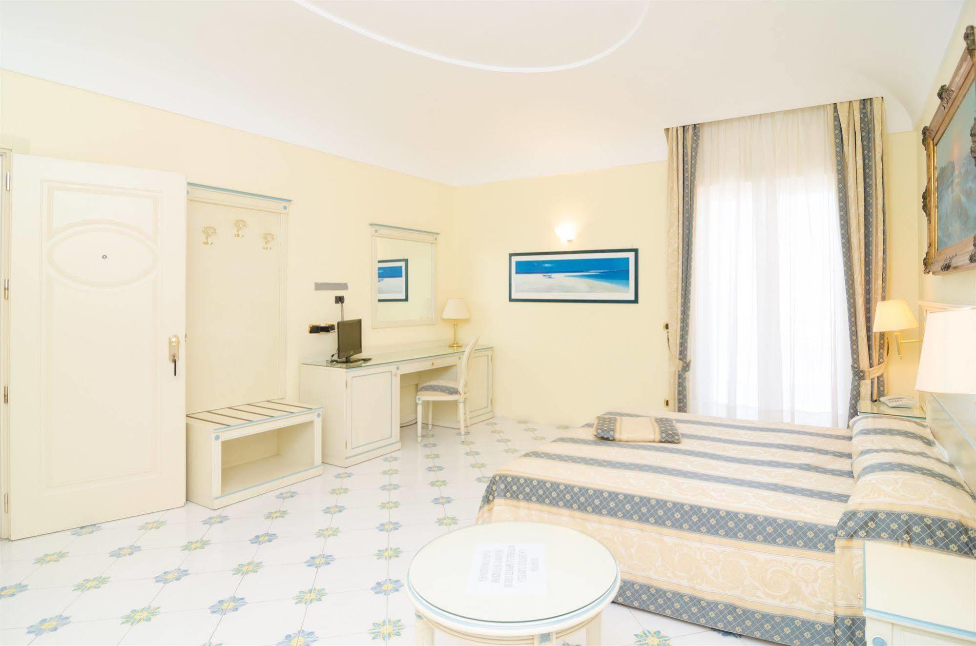 Hotel Flora Wellness&Beauty Ischia Exterior foto