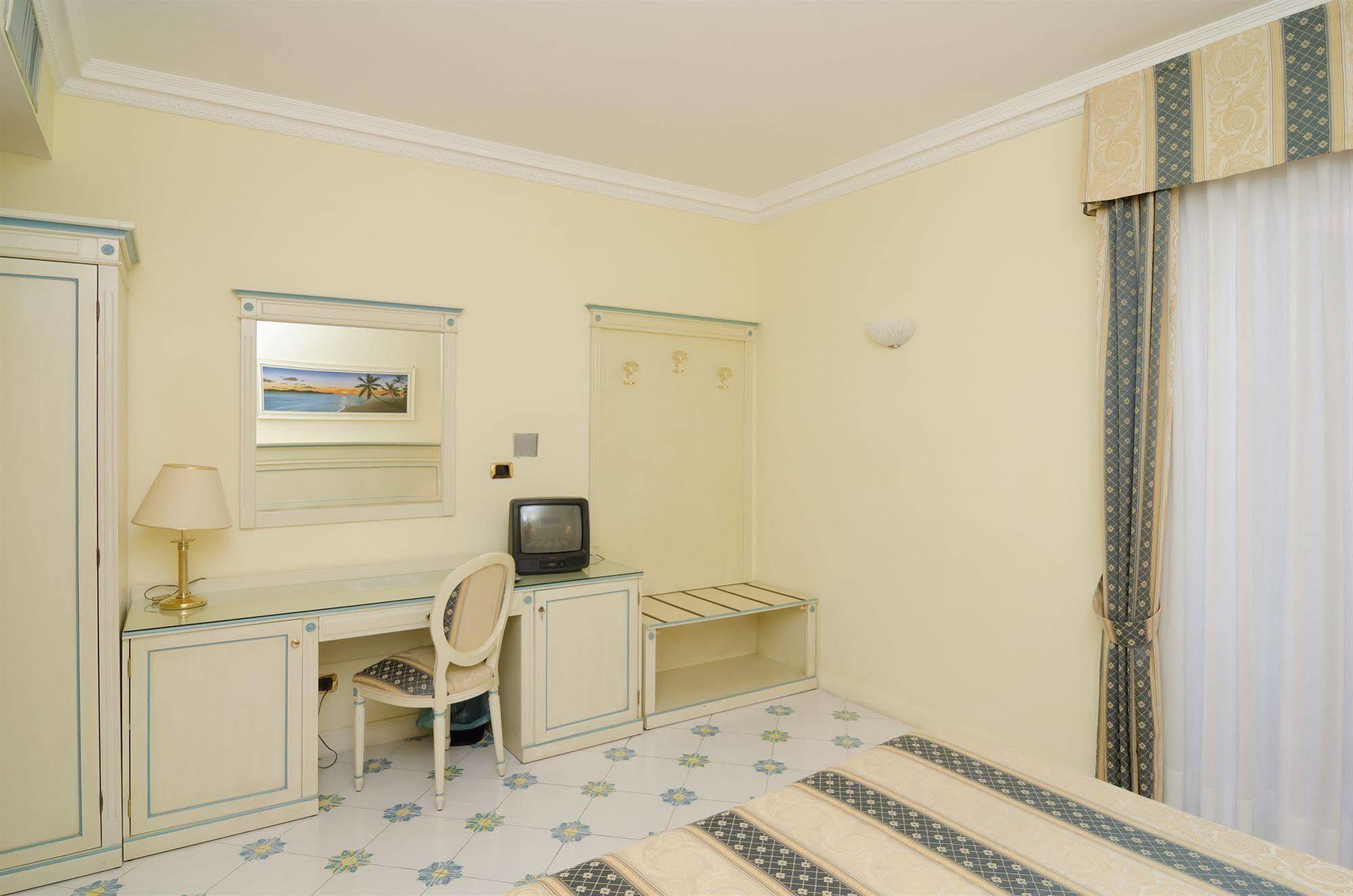 Hotel Flora Wellness&Beauty Ischia Exterior foto