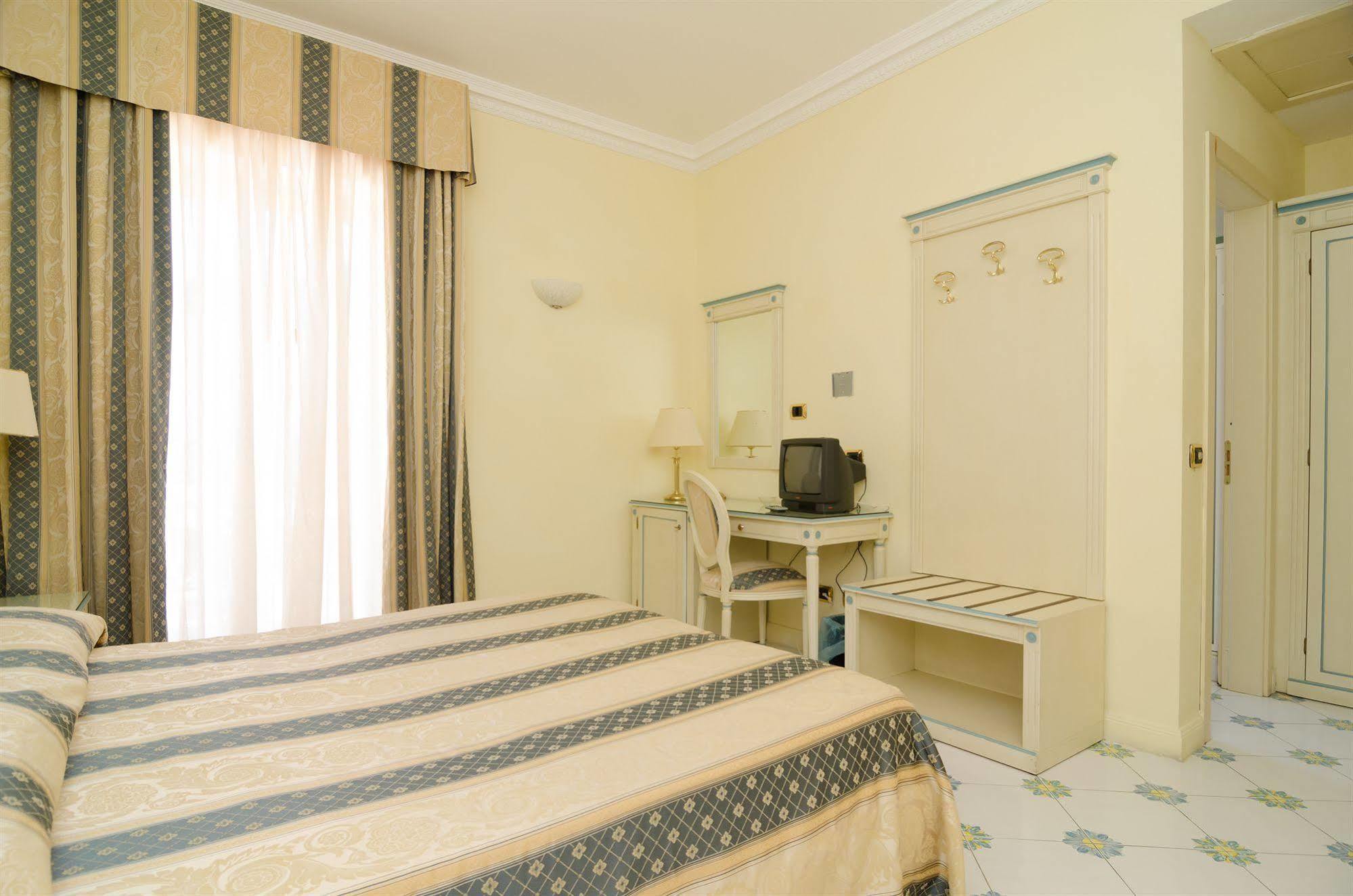 Hotel Flora Wellness&Beauty Ischia Exterior foto